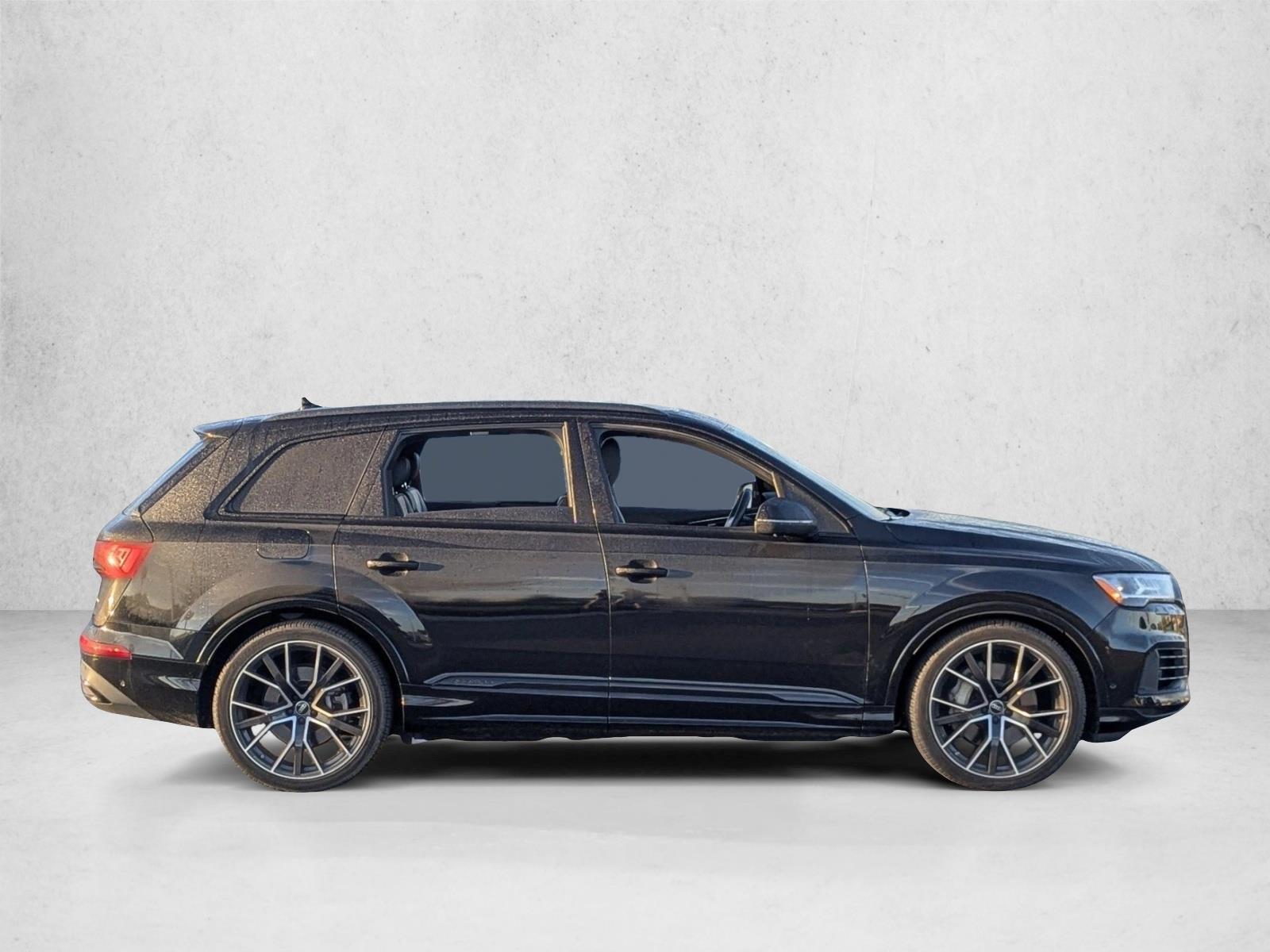 2022 Audi Q7 Prestige 55 photo 4