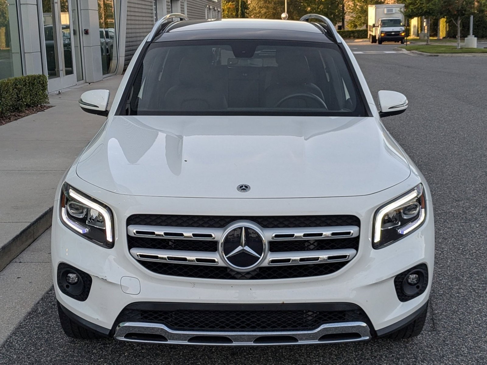 2023 Mercedes Benz GLB 250 photo 2