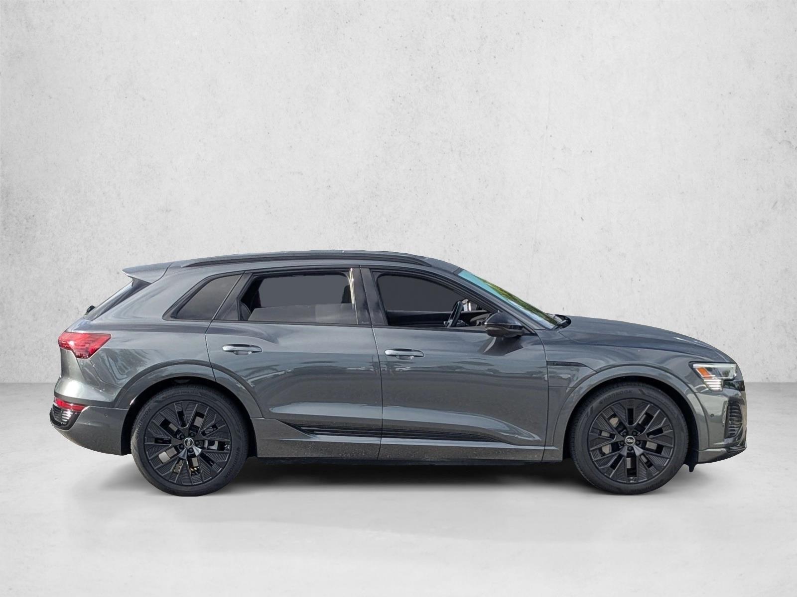2024 Audi Q8 E-tron Prestige photo 3