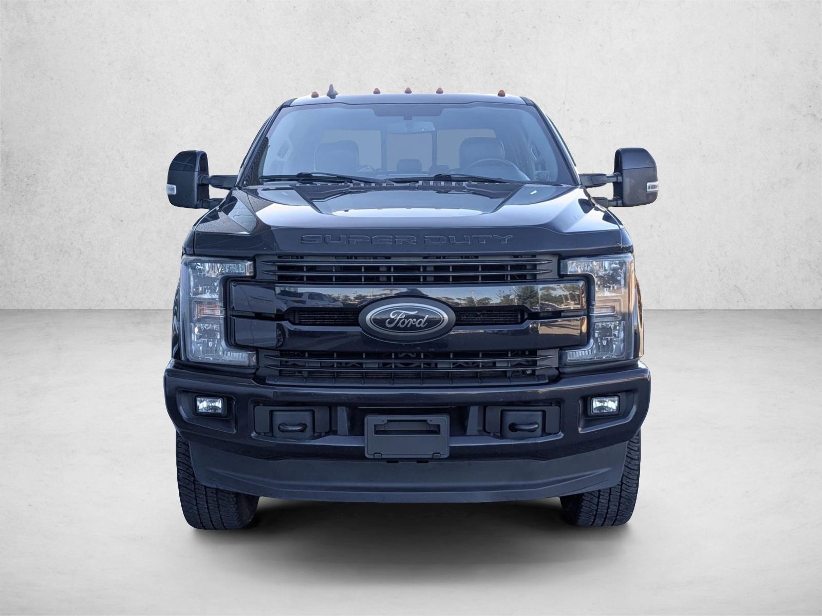 2019 Ford F-250 Lariat photo 2