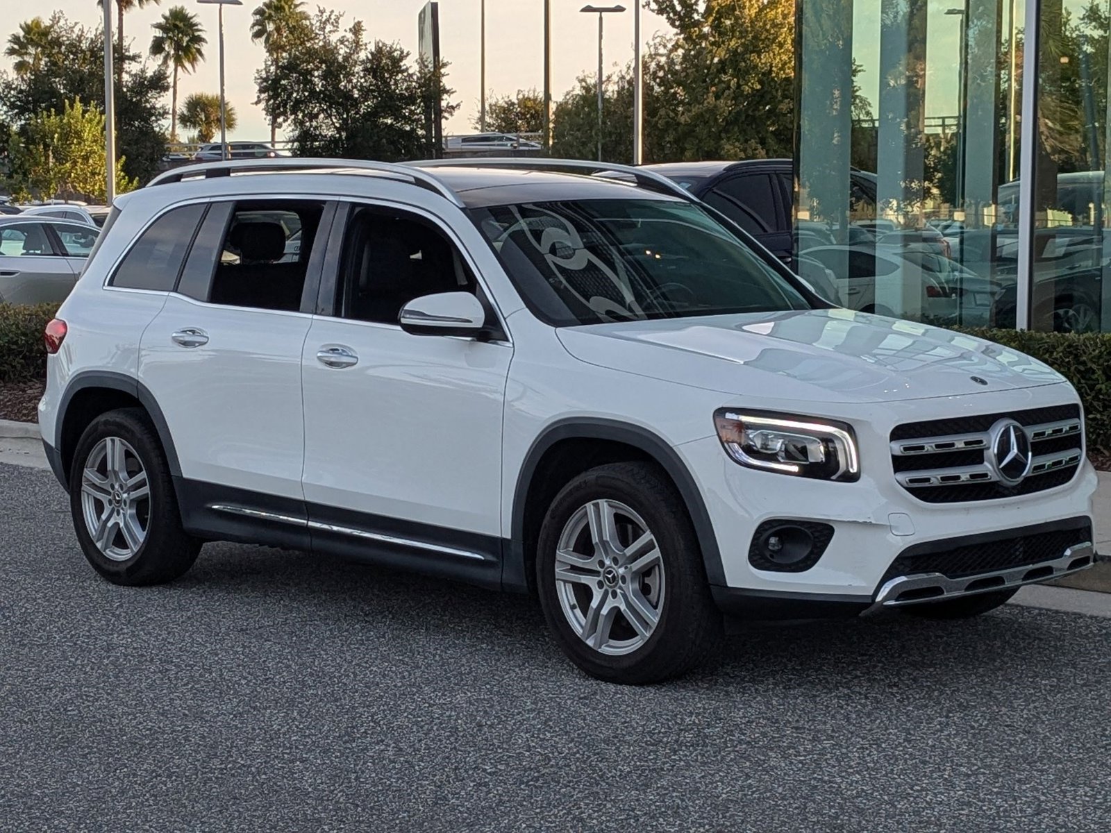 2023 Mercedes Benz GLB 250 photo 3