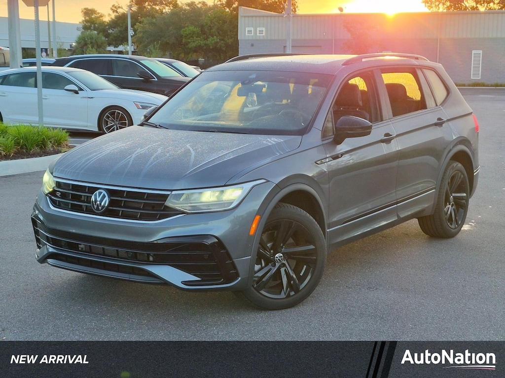 Used 2024 Volkswagen Tiguan SE R-Line Black Sport Utility