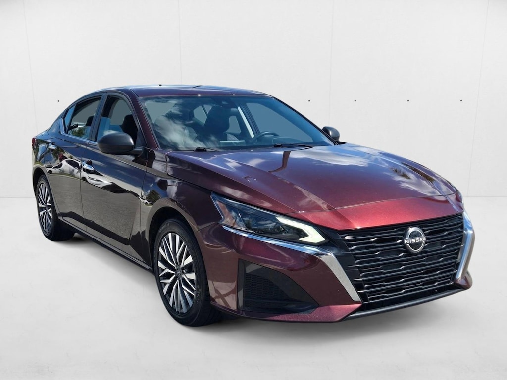 Used 2024 Nissan Altima 2.5 SV 4dr Car