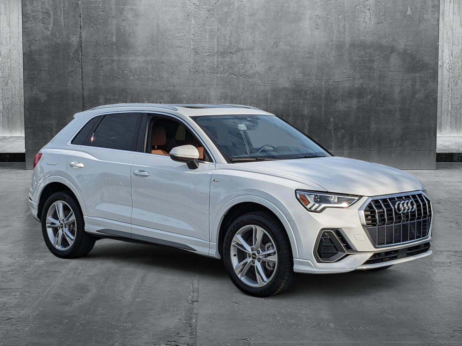 2024 Audi Q3 S line Premium Plus photo 3