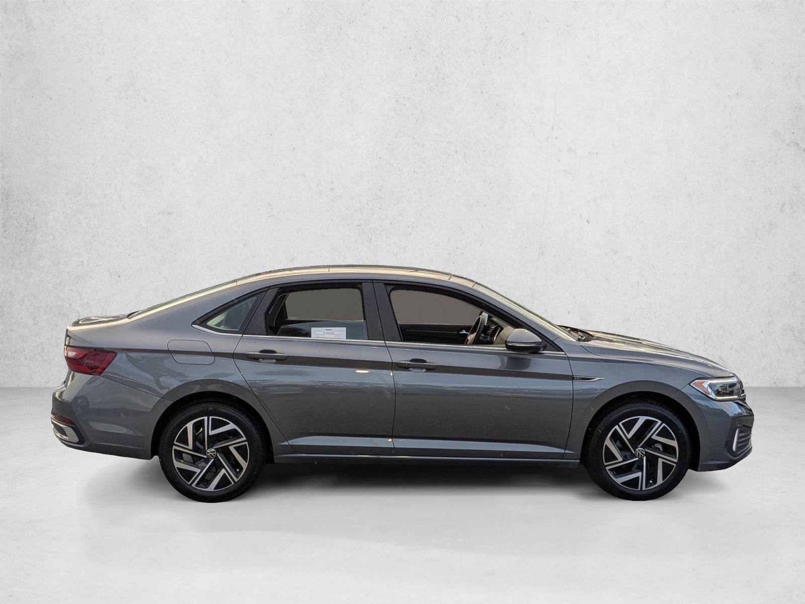 2024 Volkswagen Jetta SEL photo 2