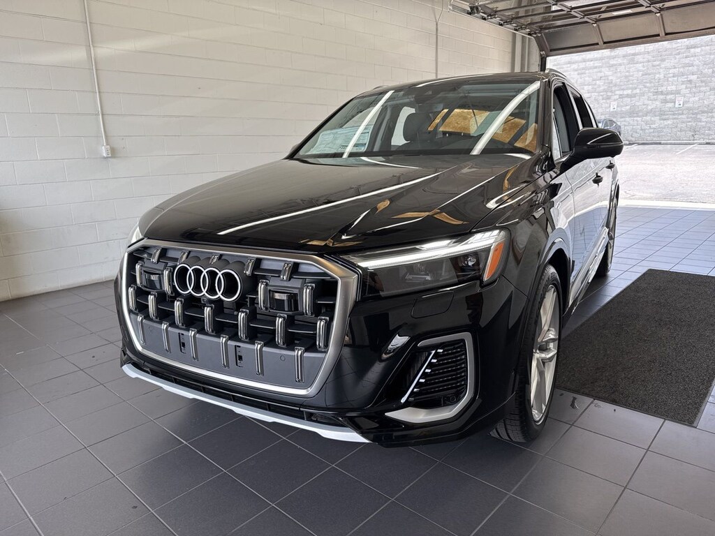 New 2025 Audi Q7 55 Premium Plus SUV