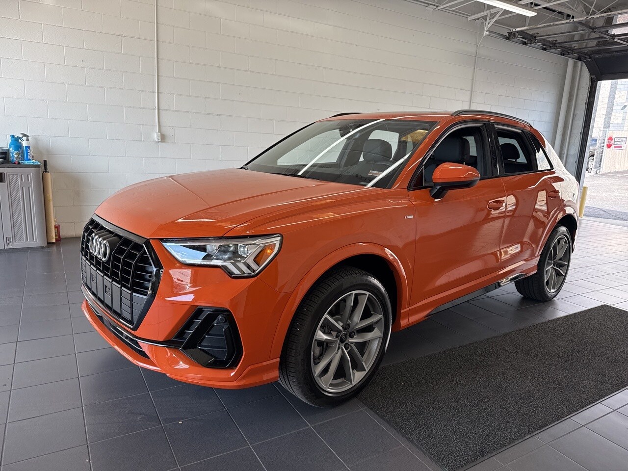 2025 Audi Q3 Premium S line photo 3