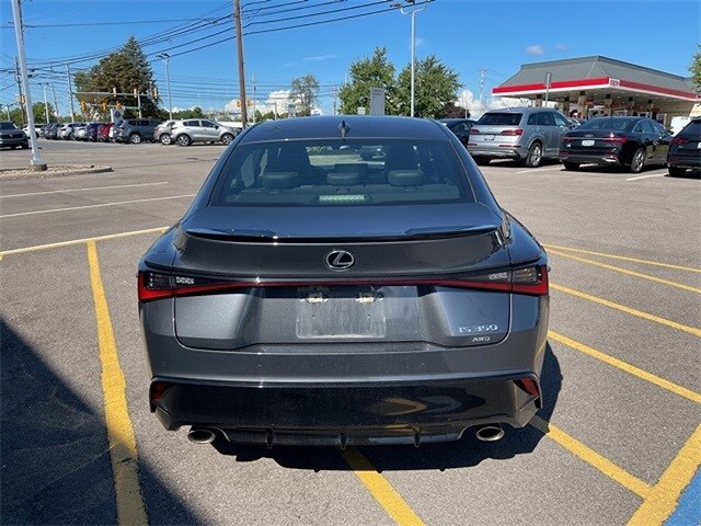 2022 Lexus IS 350 F SPORT photo 4