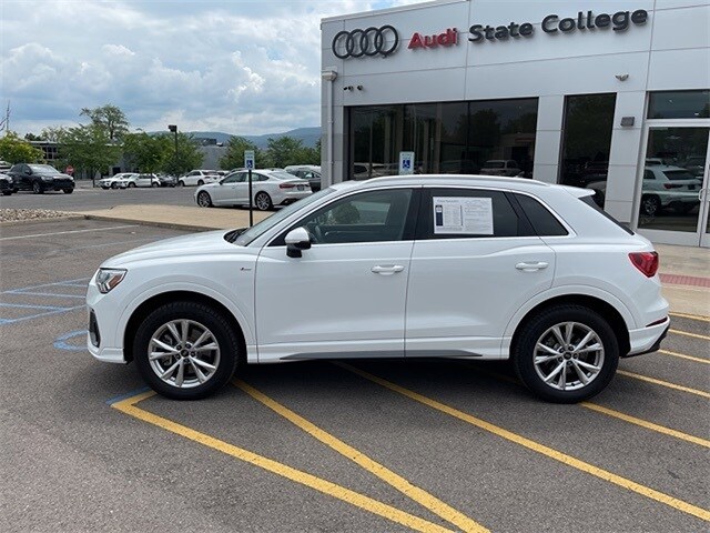 2024 Audi Q3 Premium S line photo 2