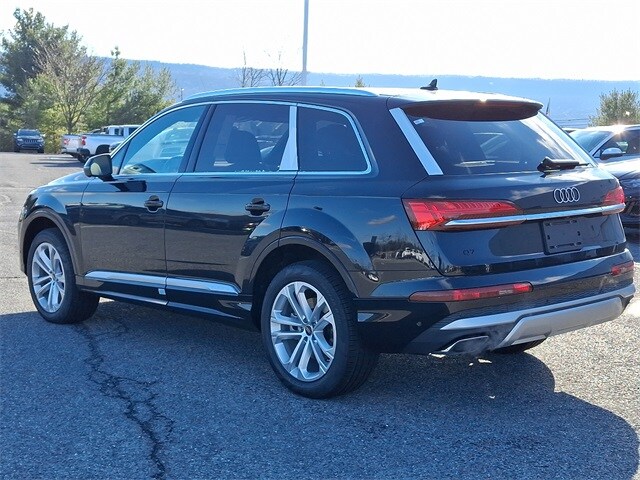 2025 Audi Q7 55 Premium Plus photo 4