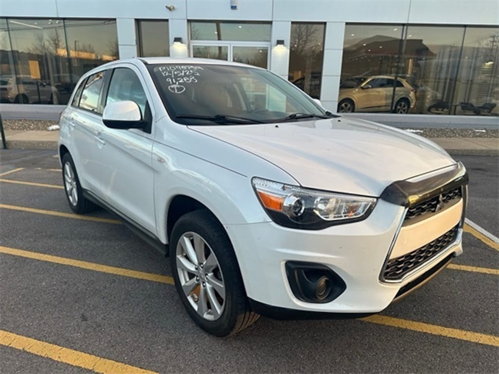 Used 2015 Mitsubishi Outlander Sport ES SUV