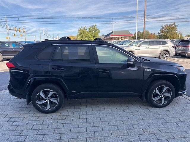 2022 Toyota RAV4 Prime SE photo 2