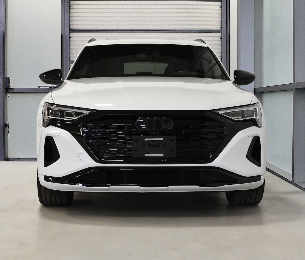 Certified 2024 Audi  Premium / Black Optics / Massages / B&O / 1.99 VUS