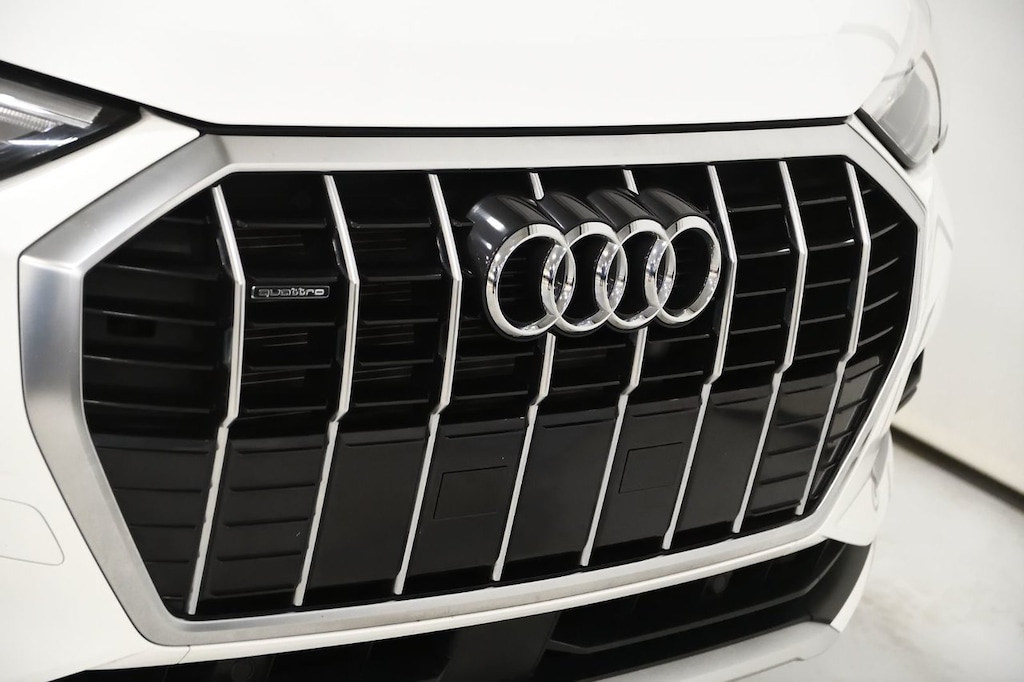 Used 2024 Audi  Komfort 40 / Toit Panoramique / Carplay / Quattro/ VUS