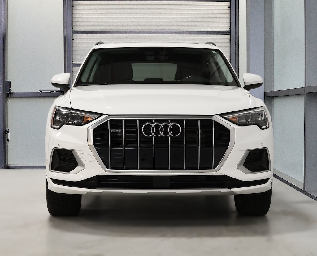 Used 2024 Audi  Komfort 40 / Toit Panoramique / Carplay / Quattro/ VUS