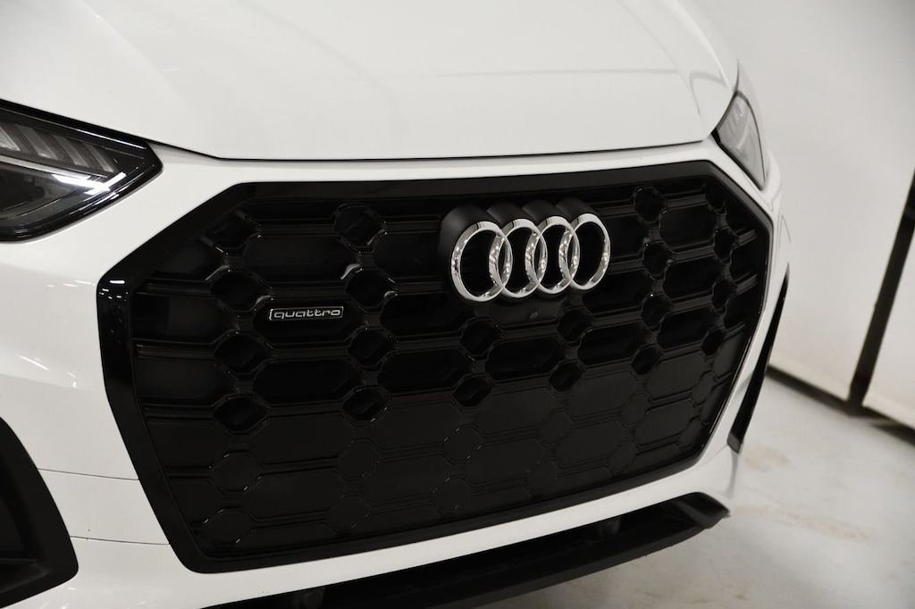 Certified 2023 Audi Technik / S-Line Black Package / Carplay / B&O VUS