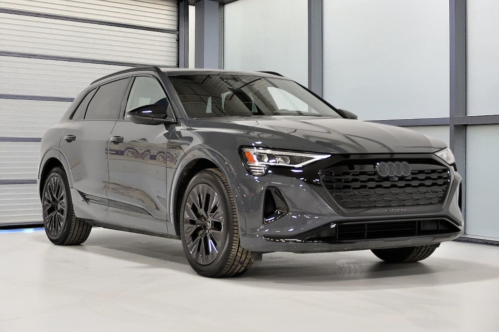 Used 2024 Audi Q8 etron Black Optics / Ensemble Superieur / Bang & Olu For Sale in Longueuil