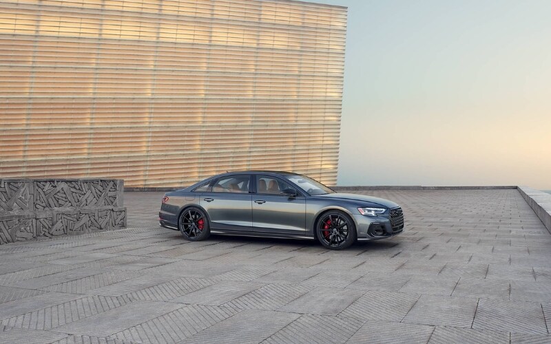 L'Audi S8 2024 allie Ã la perfection luxe aux performances sportives