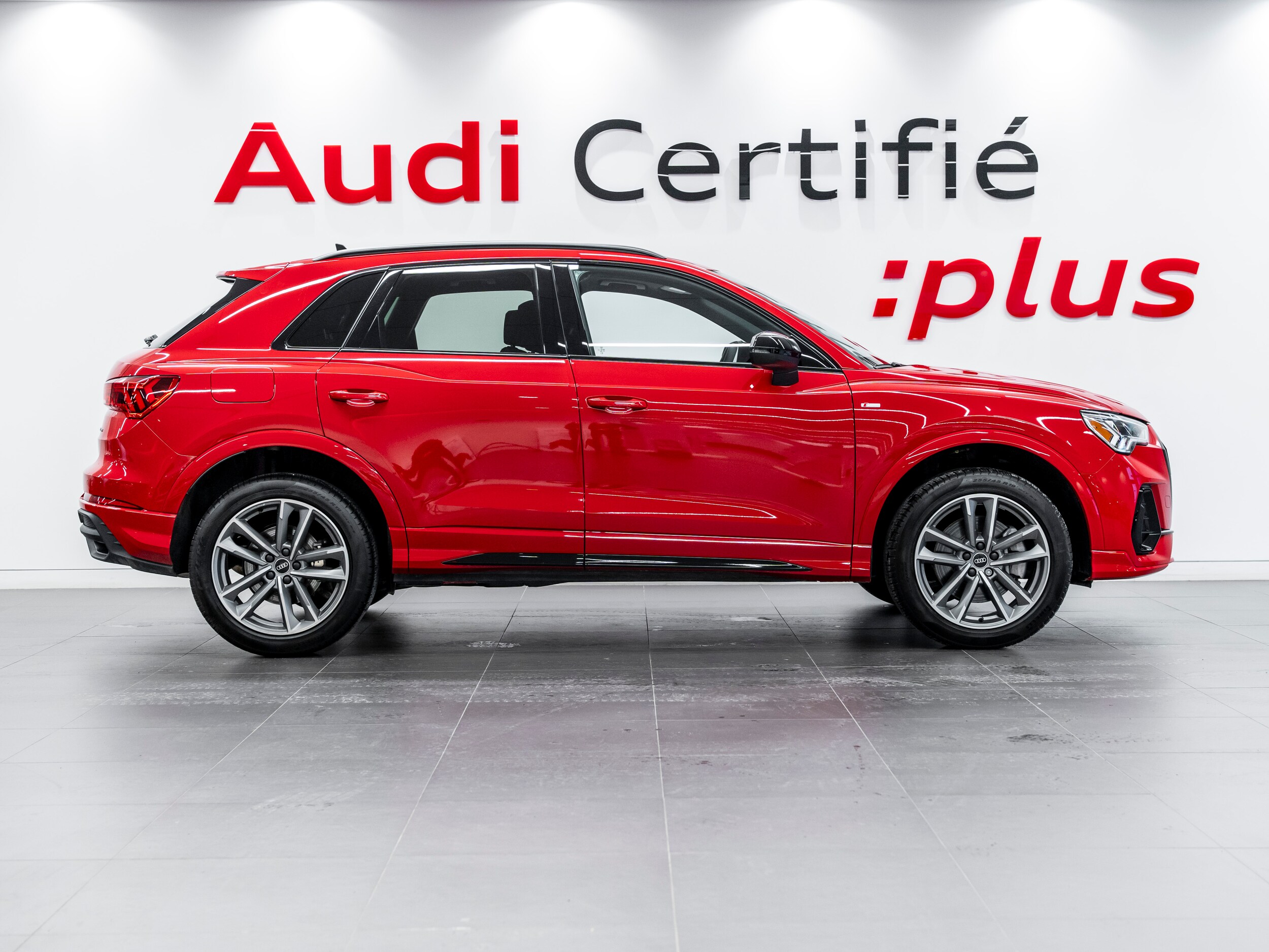 Used 2024 Audi Q3 with 3,800 km for sale at Otogo