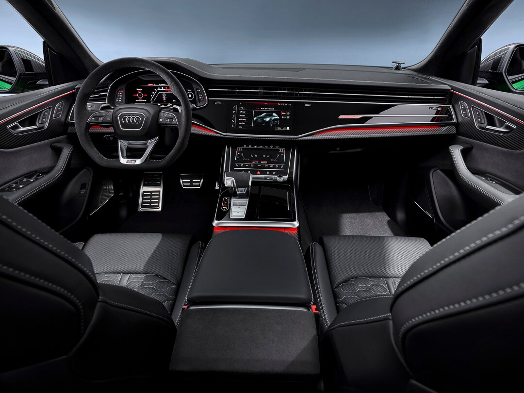vue de l'habitacle d'une Audi RS Q8 2022