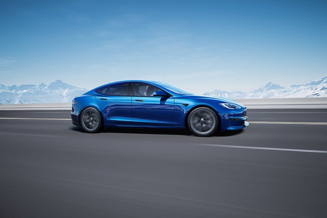 Vue latérale de la Tesla Model S 2022