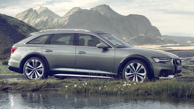 vue latérale de l'Audi A6 allroad 2020 garé en nature