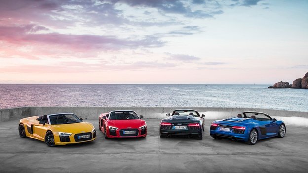 gamme audi sportives au bord d'une mer
