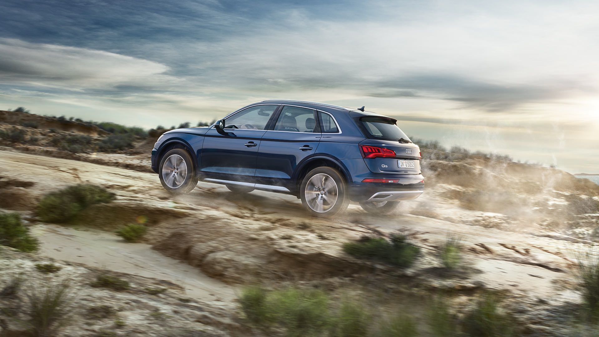 Audi Q5 2020 roulant dans un désert