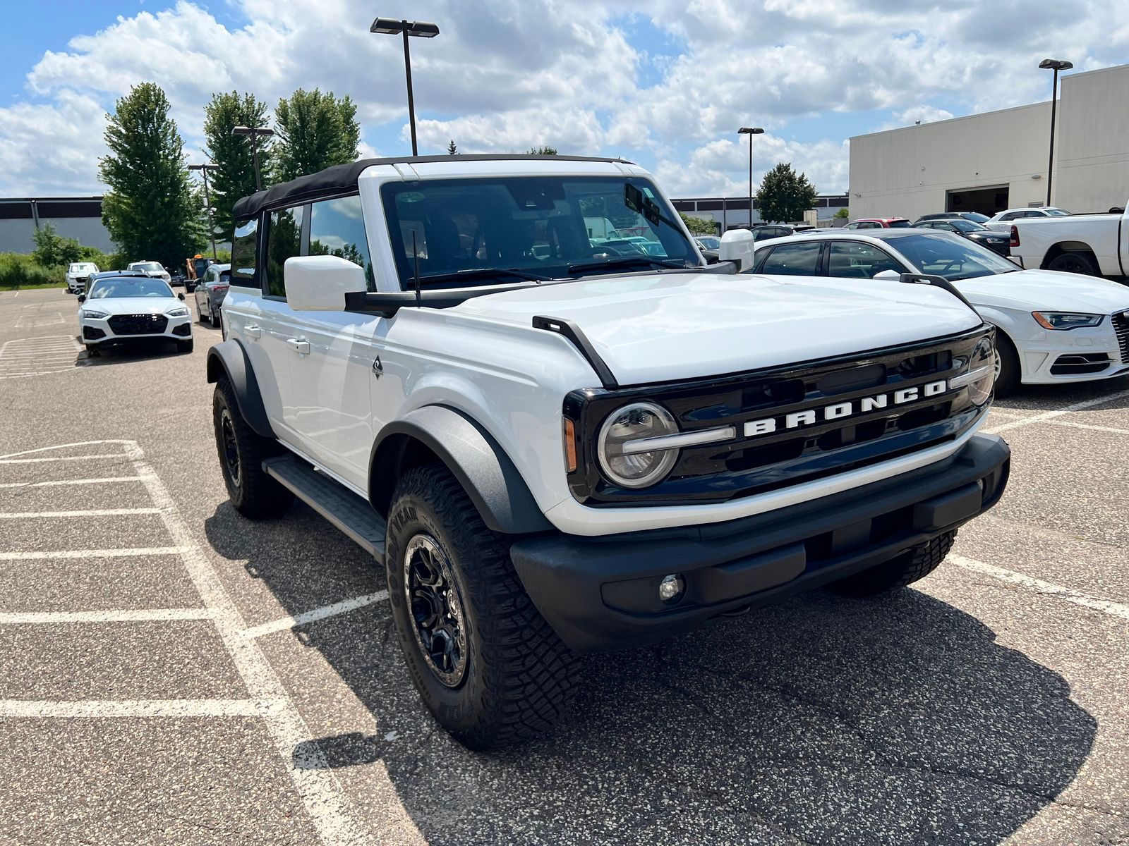 Used 2023 Ford Bronco 4-Door Outer Banks with VIN 1FMEE5BP1PLA98541 for sale in Minneapolis, Minnesota
