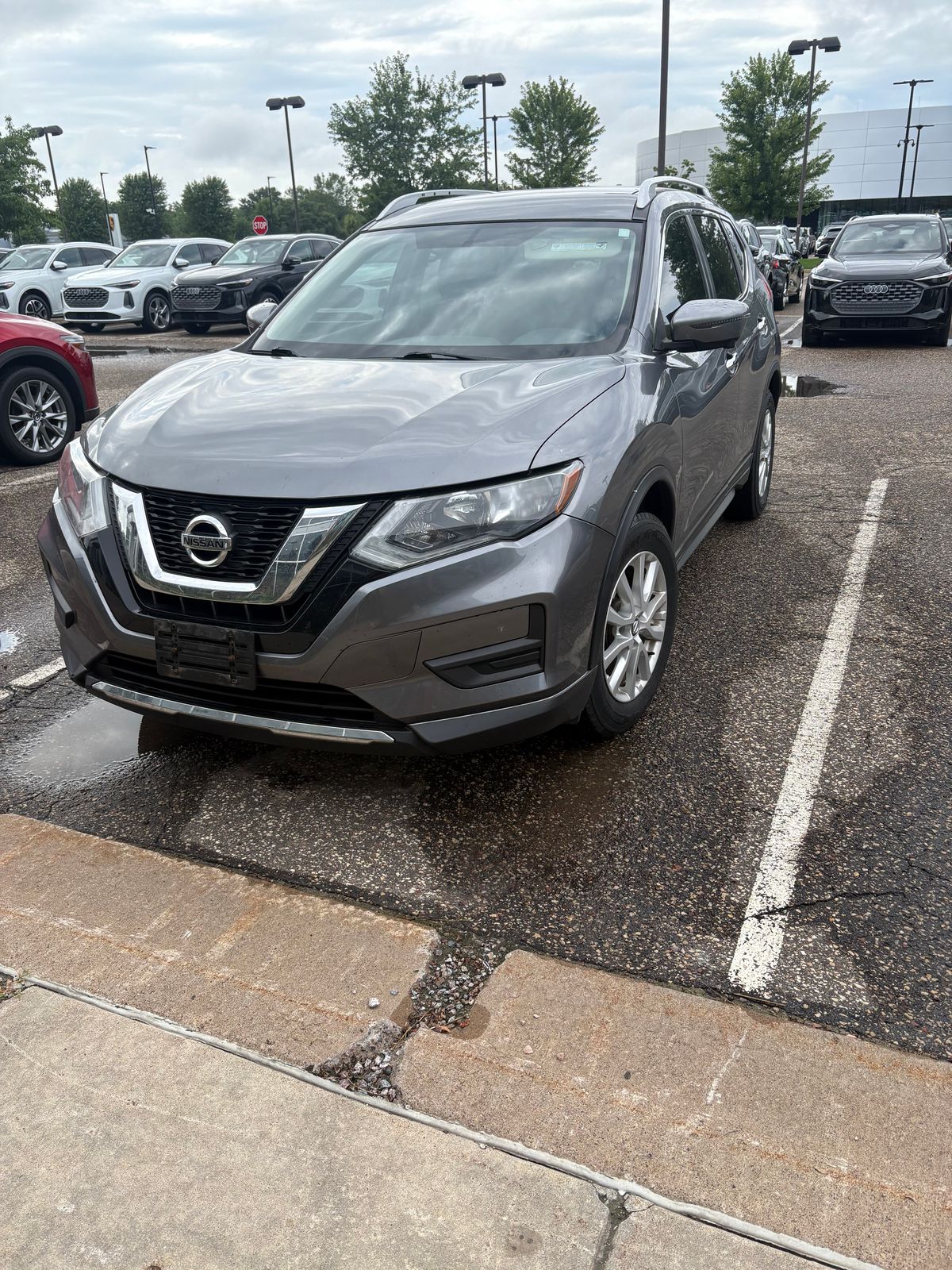 Used 2017 Nissan Rogue SV with VIN KNMAT2MT8HP529243 for sale in Minneapolis, Minnesota