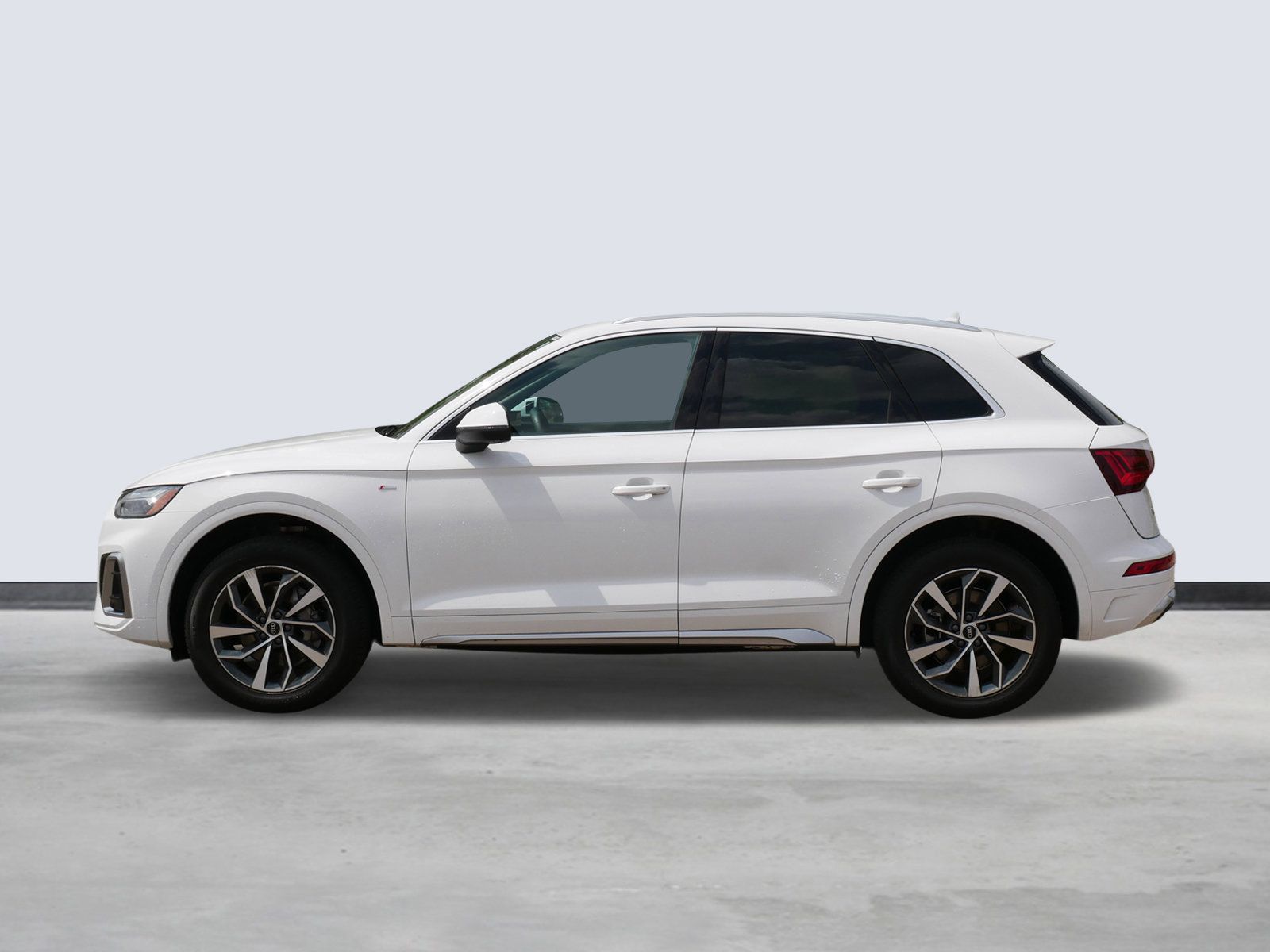 Used 2022 Audi Q5 Premium Plus with VIN WA1EAAFY2N2026997 for sale in Minneapolis, Minnesota