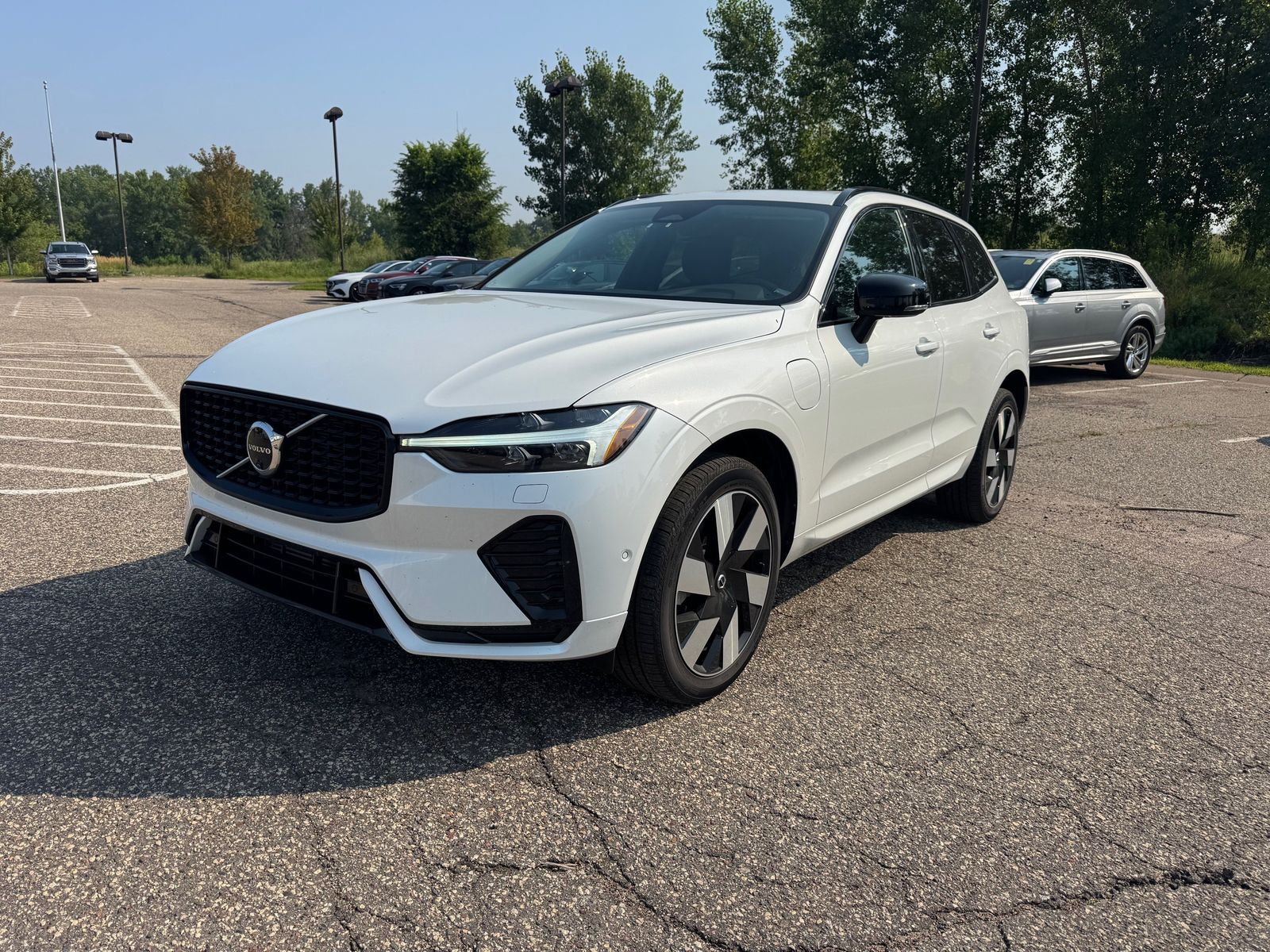 Used 2024 Volvo XC60 Plus with VIN YV4H60DL2R1871654 for sale in Minneapolis, Minnesota