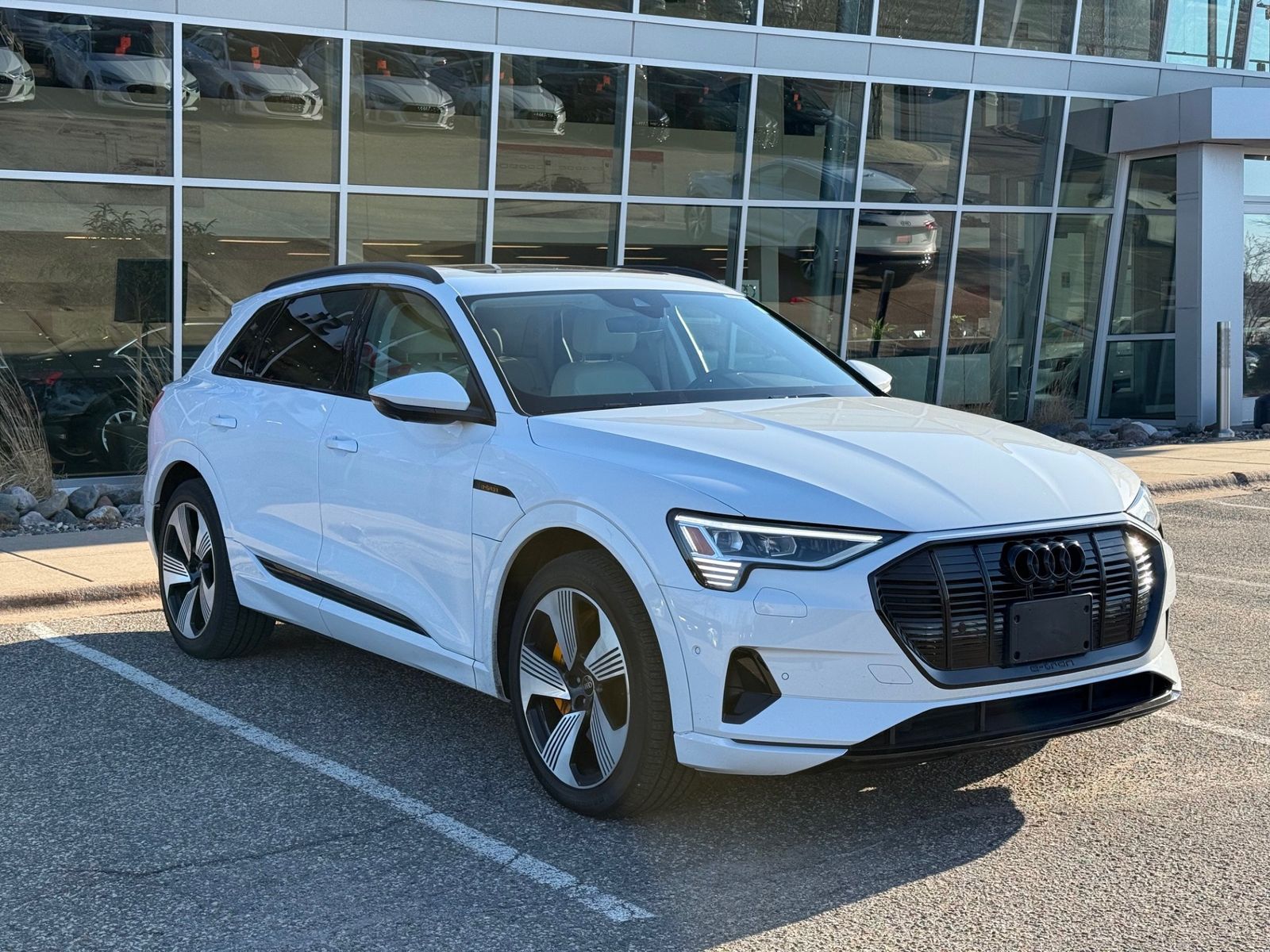 Used 2022 Audi e-tron Premium Plus with VIN WA1LAAGE8NB009603 for sale in Minneapolis, MN