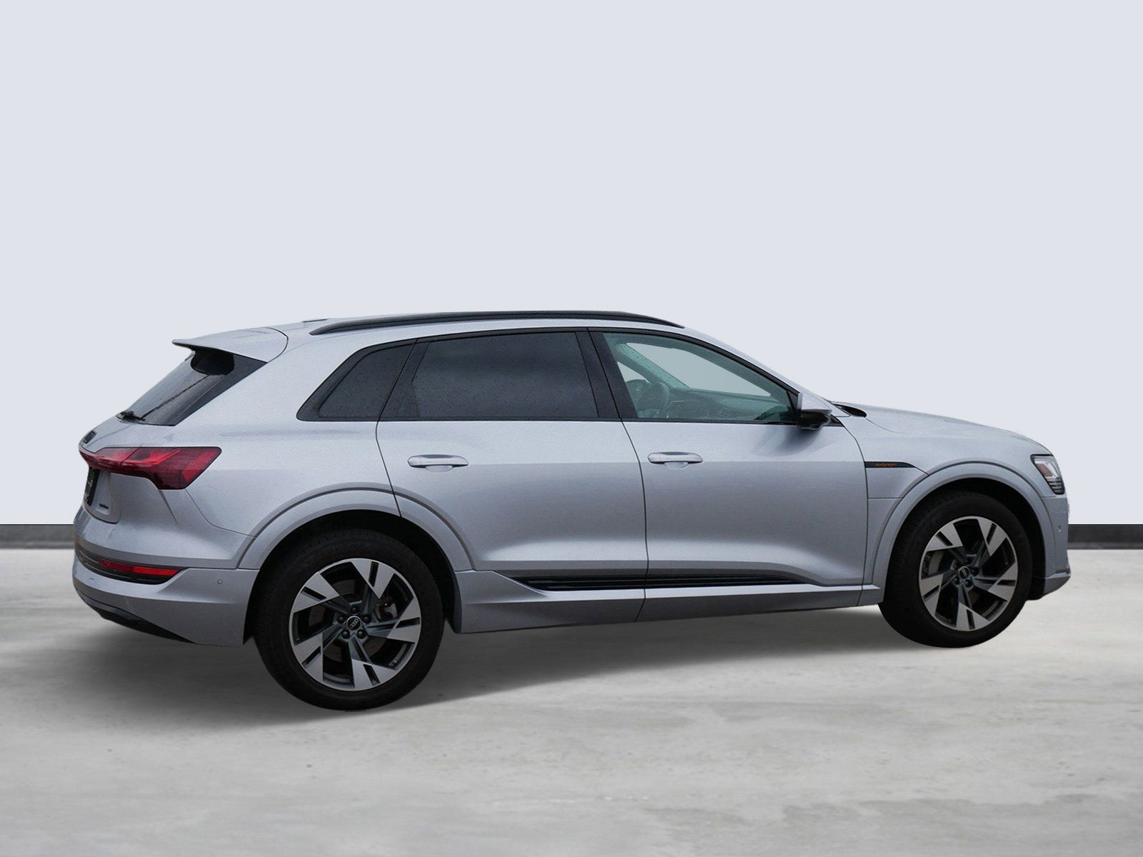 Thumbnail: 2022 Audi e-tron - 4