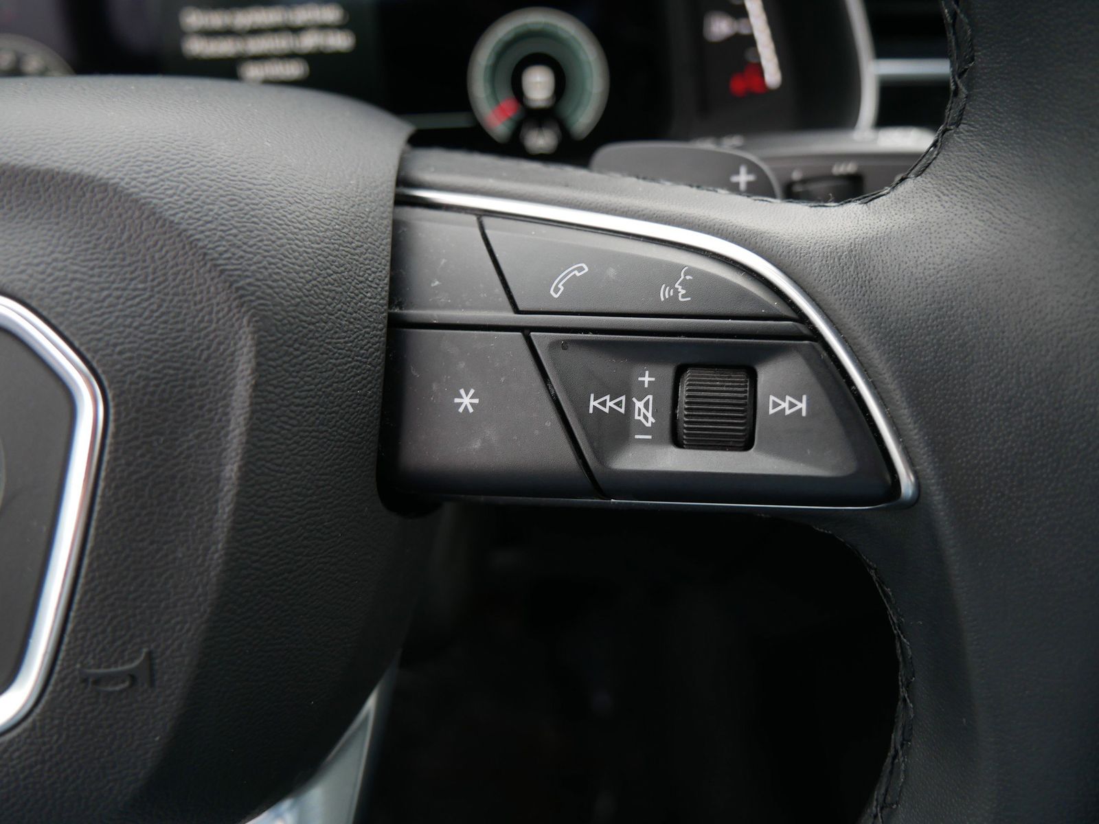 Thumbnail: 2023 Audi Q7 - 24