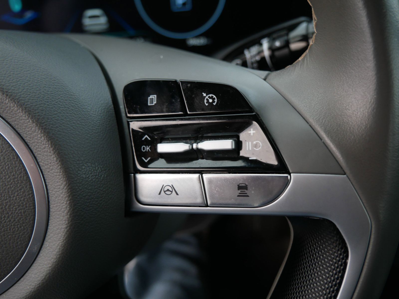 Thumbnail: 2023 Hyundai Elantra - 26