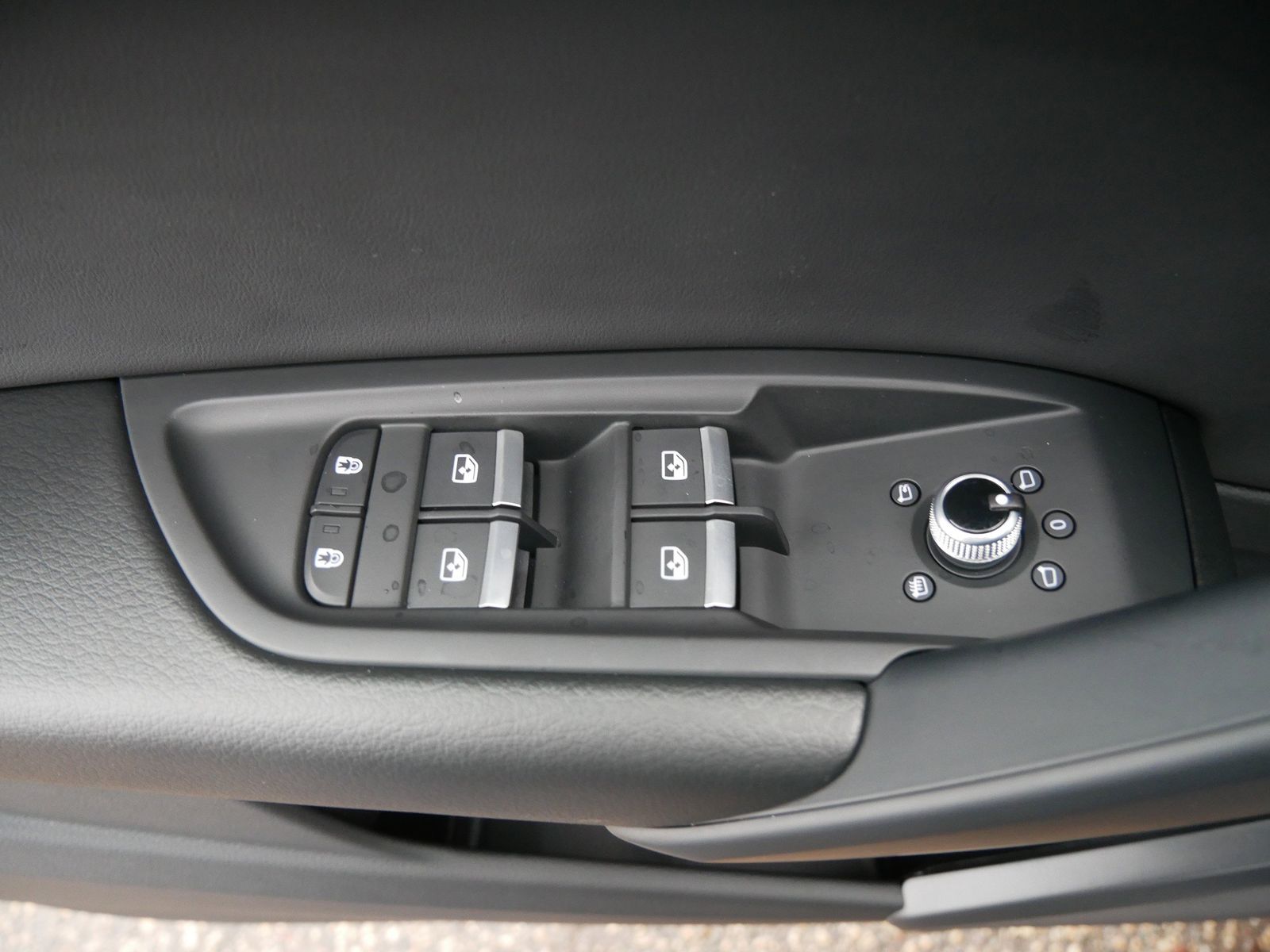 Thumbnail: 2025 Audi Q5 - 15