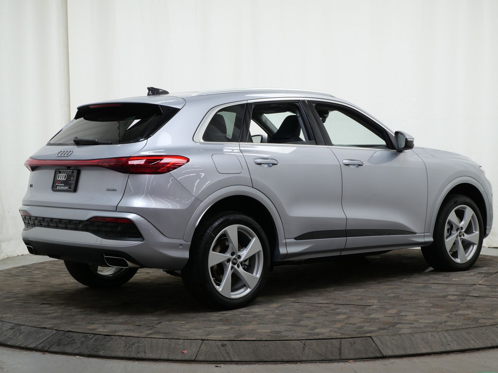 Thumbnail: 2025 Audi Q5 - 6