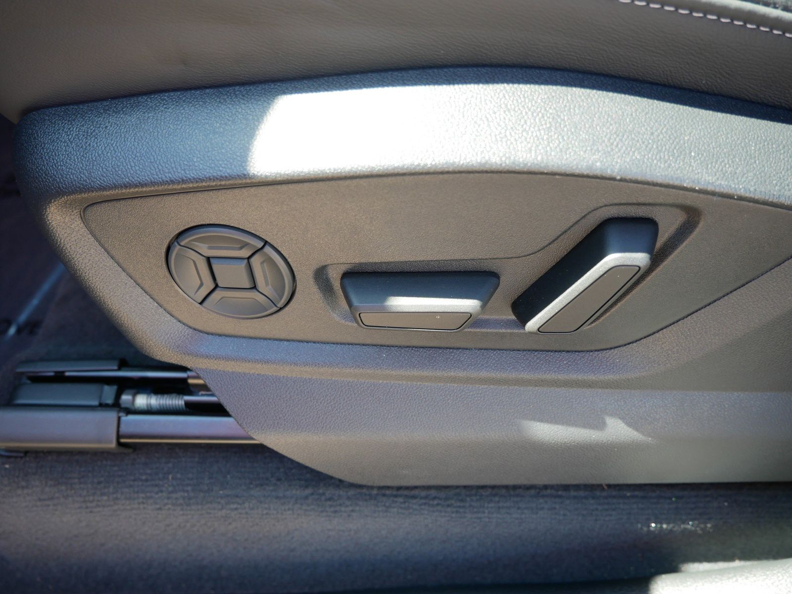 Thumbnail: 2026 Audi Q7 - 14