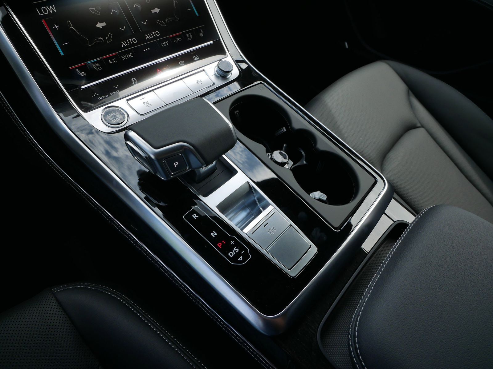 Thumbnail: 2026 Audi Q7 - 23