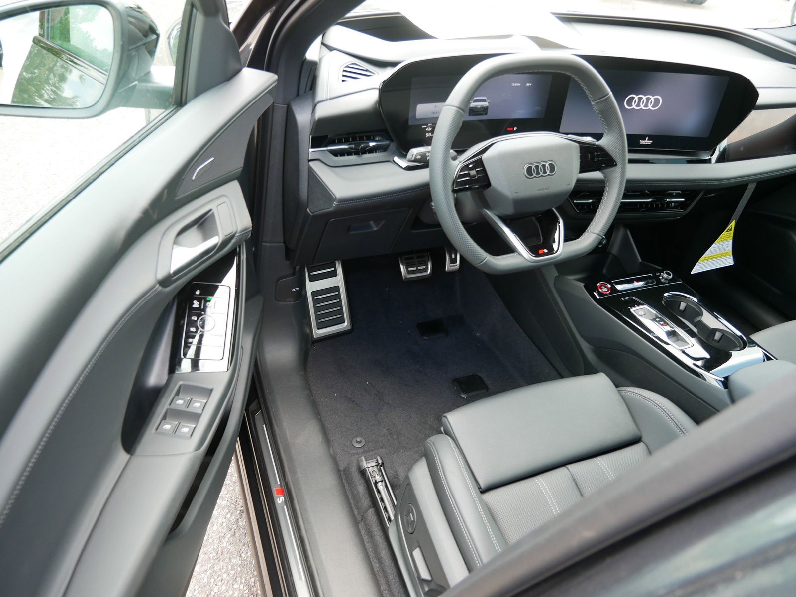 Thumbnail: 2027 Audi SQ6 e-tron - 10