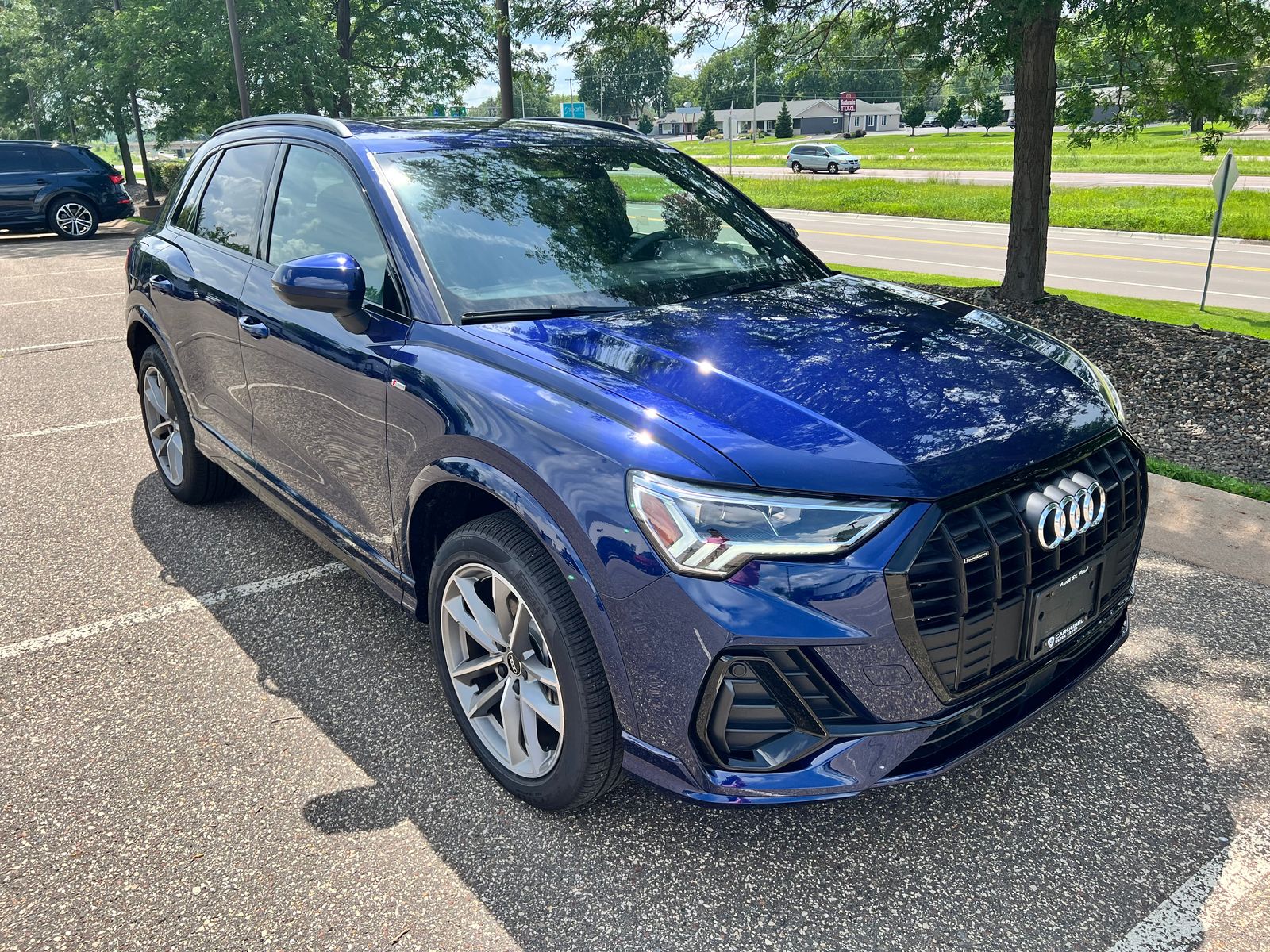 Thumbnail: 2025 Audi Q3 - 2