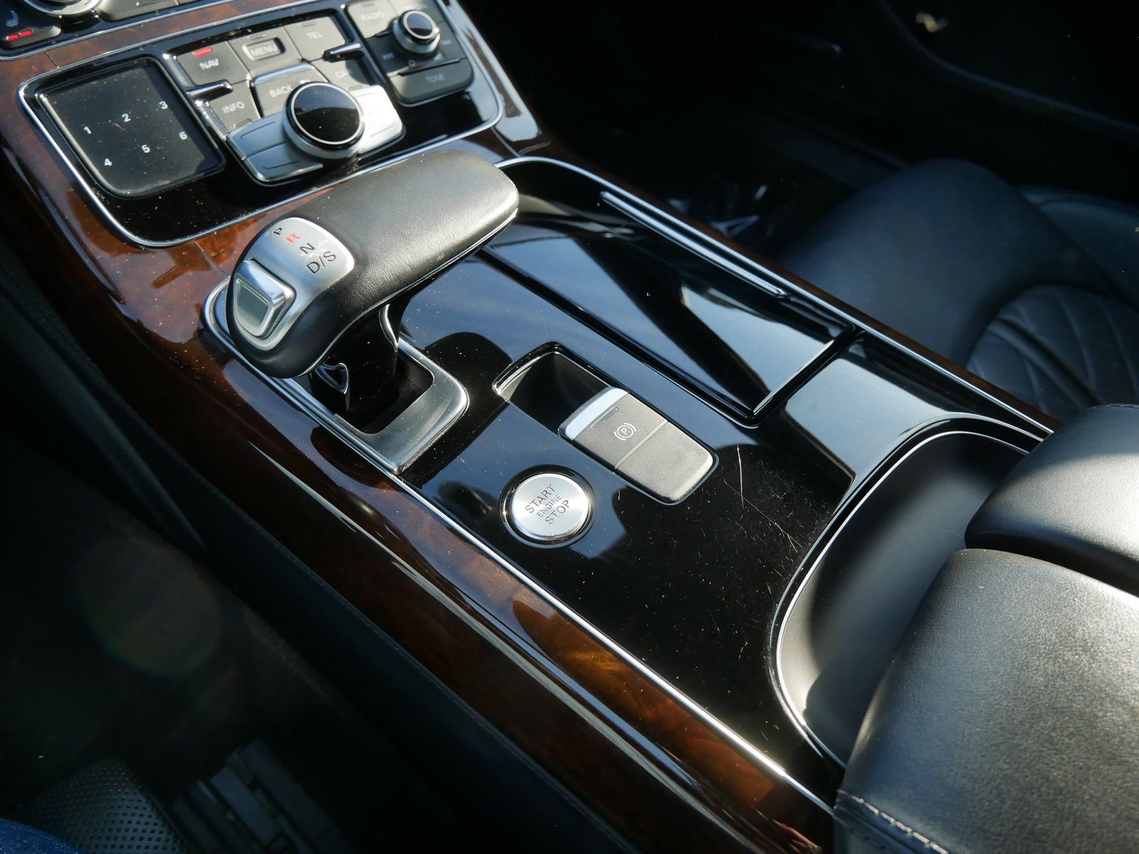 Thumbnail: 2017 Audi A8 - 17