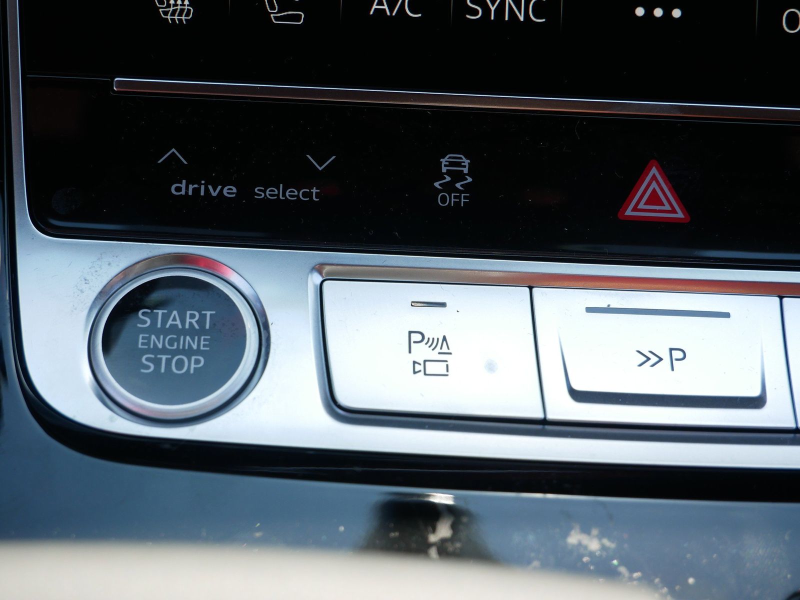 Thumbnail: 2026 Audi Q8 - 19