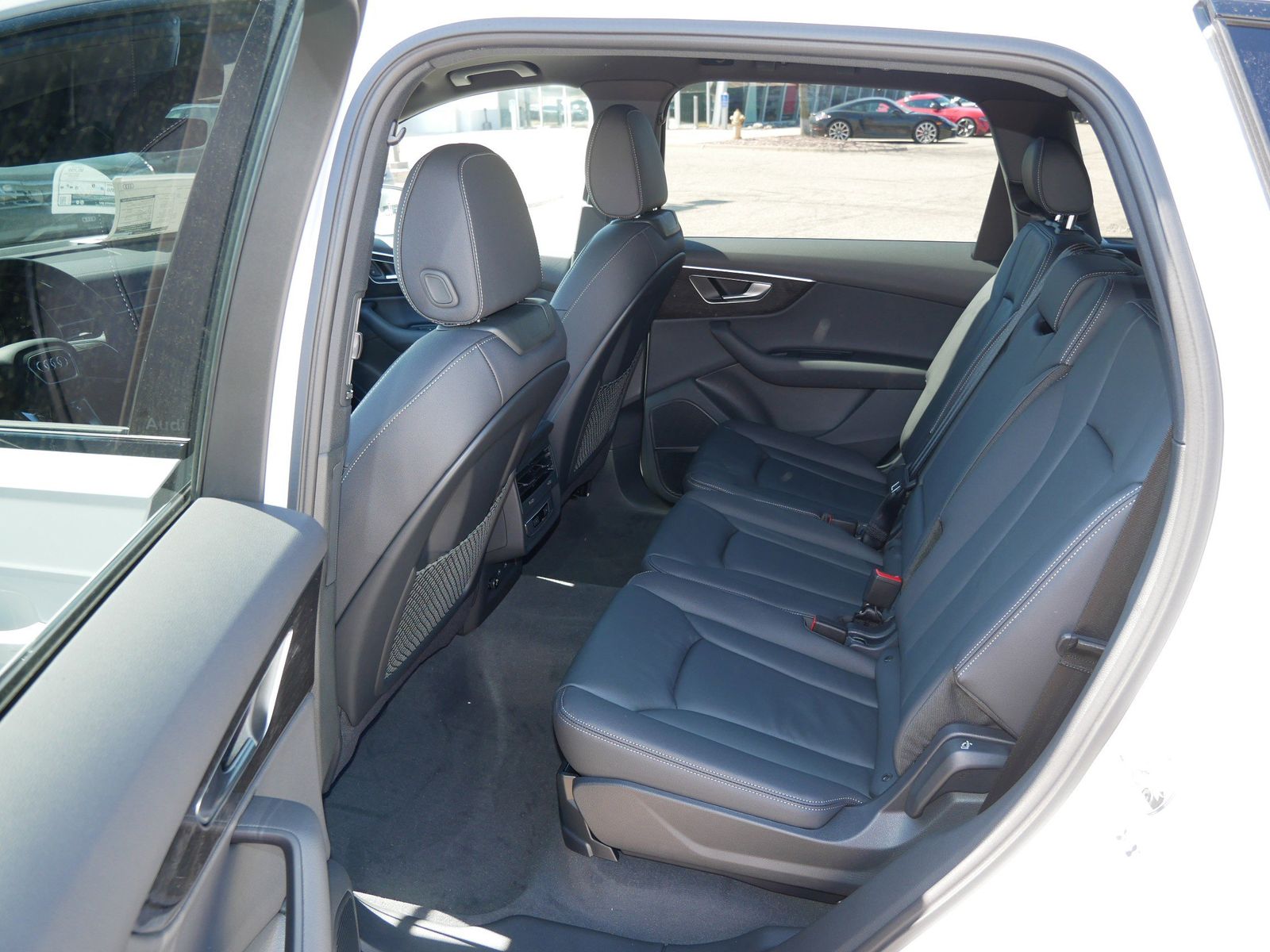 Thumbnail: 2026 Audi Q7 - 10