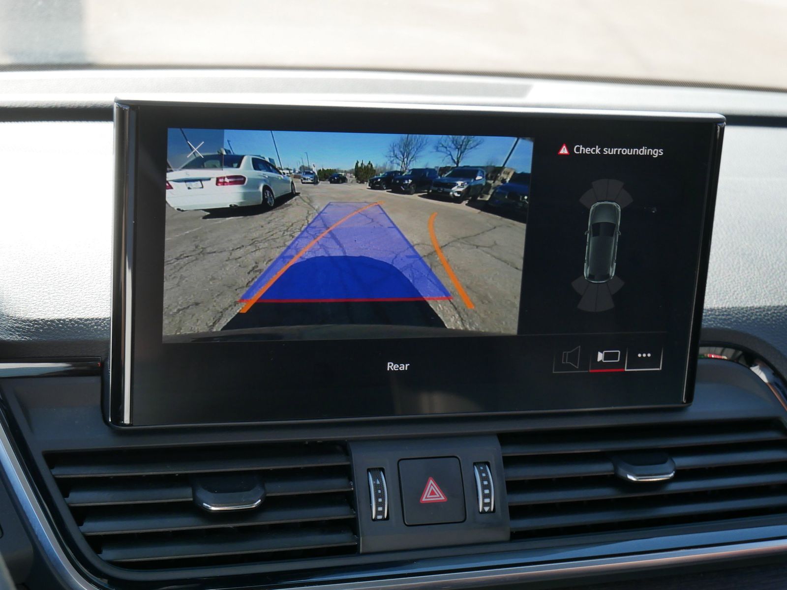 Thumbnail: 2025 Audi Q5 - 24