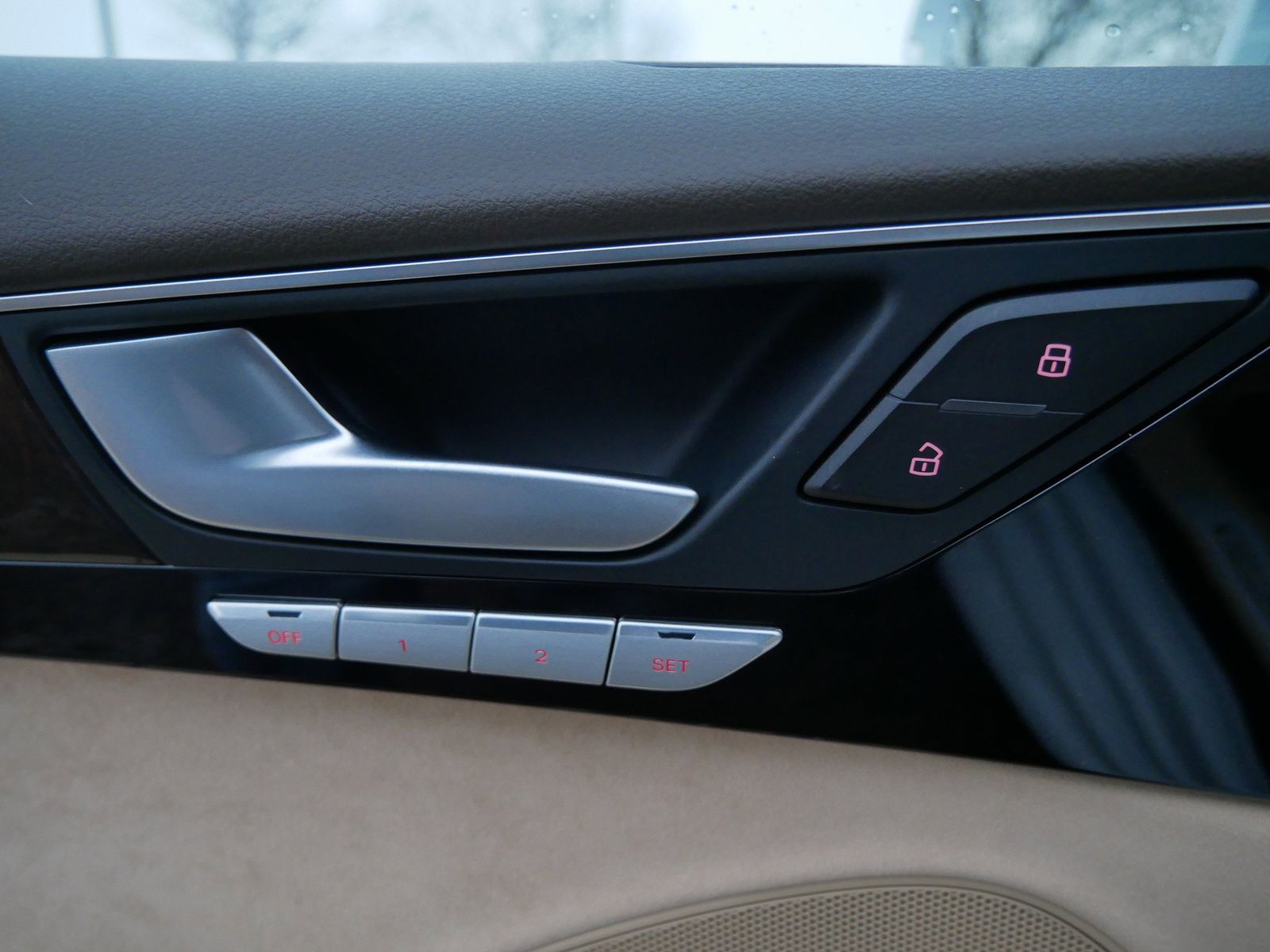 Thumbnail: 2018 Audi A8 - 18