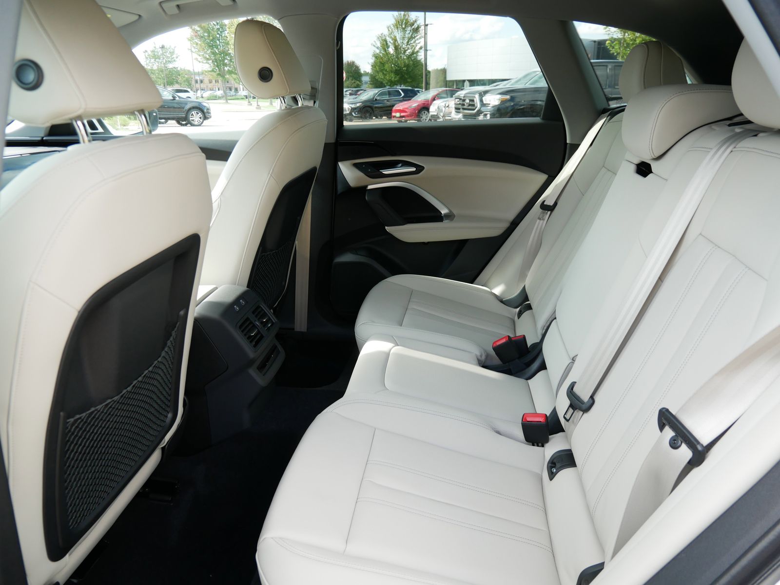 Thumbnail: 2025 Audi Q5 - 9