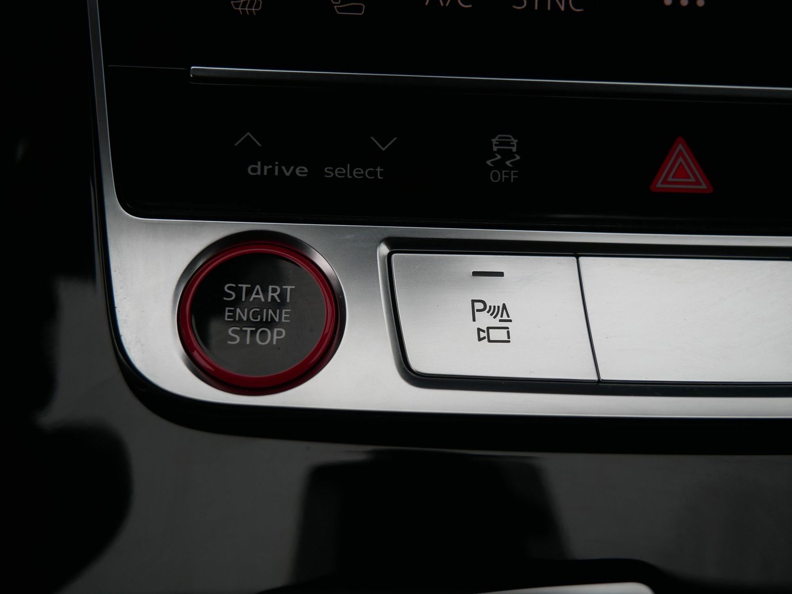 Thumbnail: 2021 Audi RS Q8 - 21