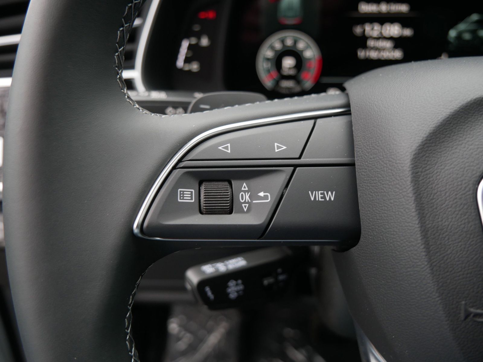 Thumbnail: 2026 Audi Q8 - 28